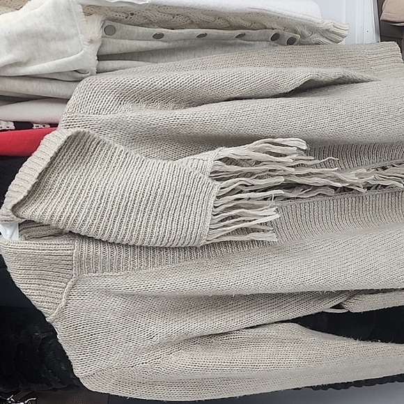 Lemon Beret Cardigan - Picture 2 of 6